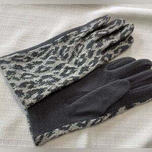 Animal print gloves - never worn